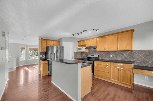 249 Covemeadow Road Ne, Calgary, AB - Indoor Photo Showing Kitchen