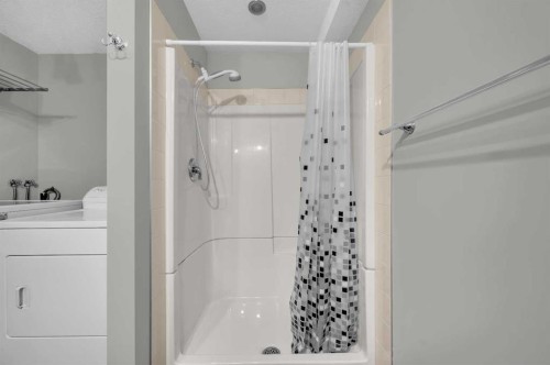 249 Covemeadow Road Ne, Calgary, AB - Indoor Photo Showing Bathroom