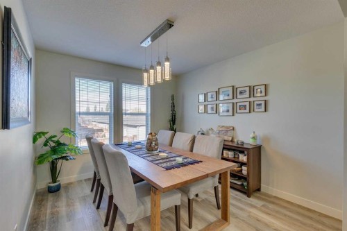 44 Everridge Common Sw, Calgary, AB - Indoor Photo Showing Dining Room