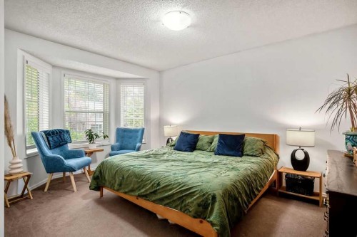 1926/1928 32 Street Sw, Calgary, AB - Indoor Photo Showing Bedroom