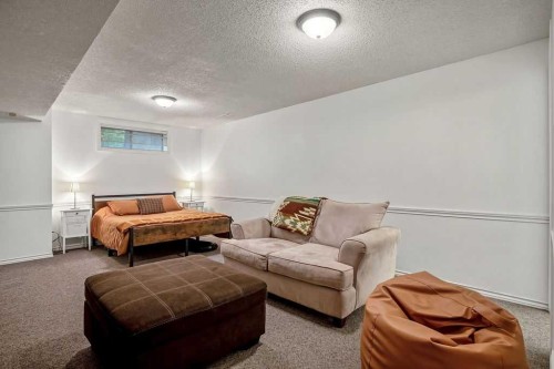 1926/1928 32 Street Sw, Calgary, AB - Indoor Photo Showing Bedroom