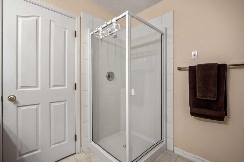 1926/1928 32 Street Sw, Calgary, AB - Indoor Photo Showing Bathroom