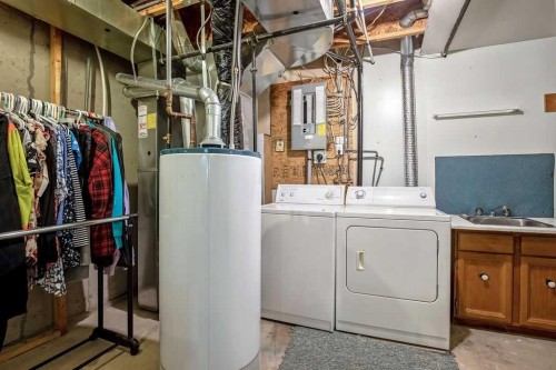 1926/1928 32 Street Sw, Calgary, AB - Indoor Photo Showing Laundry Room