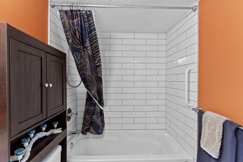 111-20 Sierra Morena Mews Sw, Calgary, AB - Indoor Photo Showing Bathroom