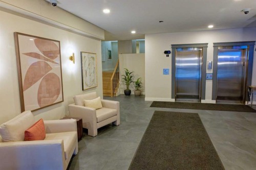 305-225 25 Avenue Sw, Calgary, AB - Indoor Photo Showing Other Room