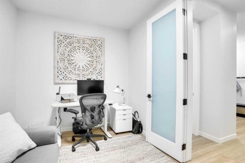 88 Magnolia Crescent Se, Calgary, AB - Indoor Photo Showing Office