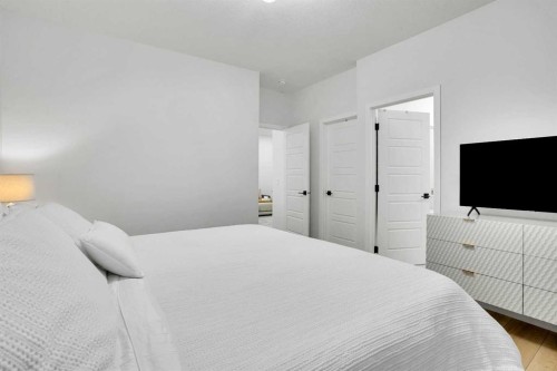 88 Magnolia Crescent Se, Calgary, AB - Indoor Photo Showing Bedroom