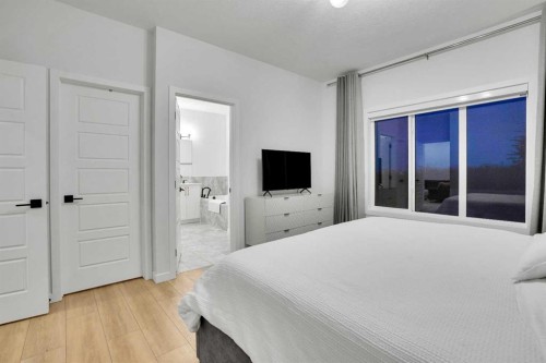 88 Magnolia Crescent Se, Calgary, AB - Indoor Photo Showing Bedroom
