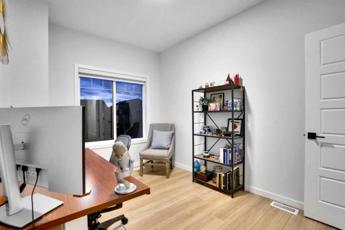 88 Magnolia Crescent Se, Calgary, AB - Indoor