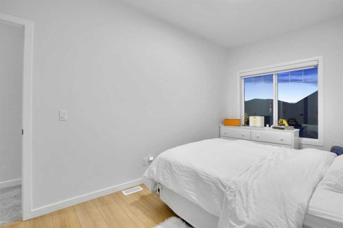 88 Magnolia Crescent Se, Calgary, AB - Indoor Photo Showing Bedroom
