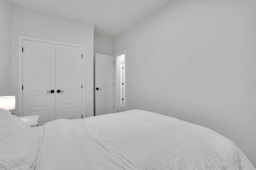 88 Magnolia Crescent Se, Calgary, AB - Indoor Photo Showing Bedroom