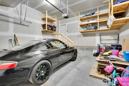 88 Magnolia Crescent Se, Calgary, AB - Indoor Photo Showing Garage