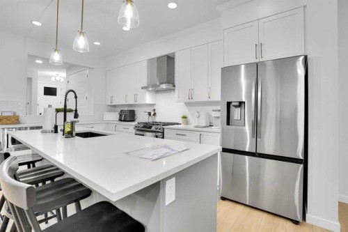 88 Magnolia Crescent Se, Calgary, AB - Indoor Photo Showing Kitchen With Upgraded Kitchen