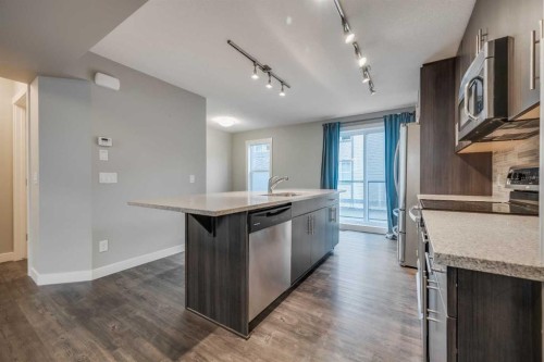 534 Mckenzie Towne Drive Se, Calgary, AB - Indoor Photo Showing Kitchen