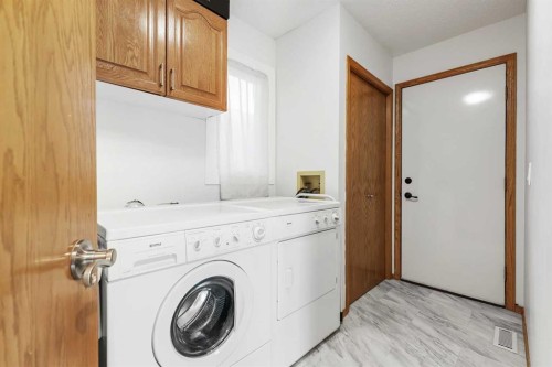 188 Christie Park Hill Sw, Calgary, AB - Indoor Photo Showing Laundry Room
