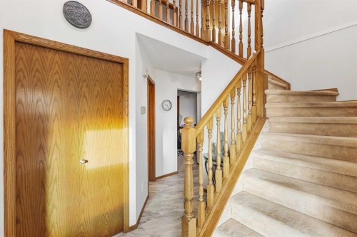 188 Christie Park Hill Sw, Calgary, AB - Indoor Photo Showing Other Room