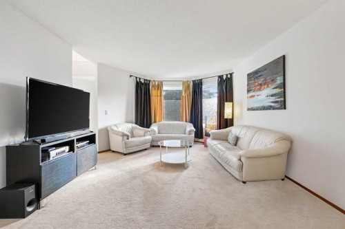 188 Christie Park Hill Sw, Calgary, AB - Indoor Photo Showing Living Room