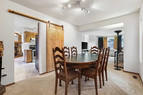 188 Christie Park Hill Sw, Calgary, AB - Indoor Photo Showing Dining Room