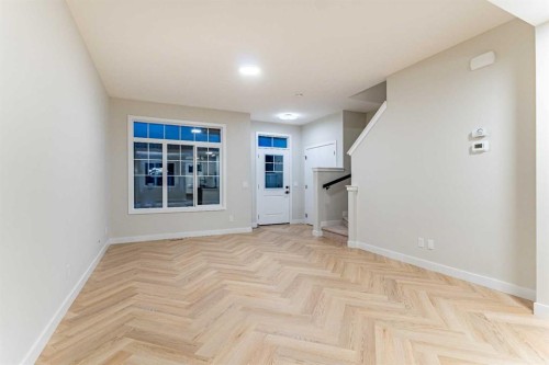 172 Cobblestone Gate Sw, Airdrie, AB - Indoor Photo Showing Other Room