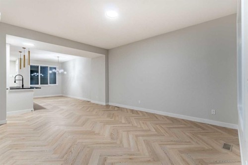 172 Cobblestone Gate Sw, Airdrie, AB - Indoor Photo Showing Other Room