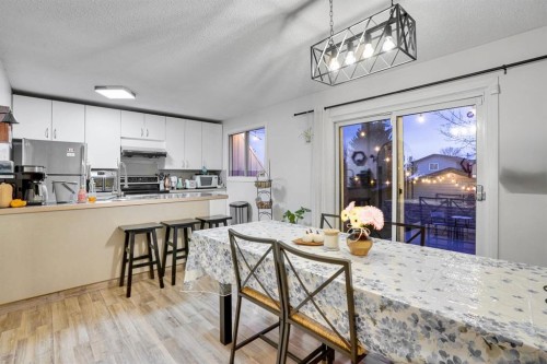 1038 Berkley Drive Nw, Calgary, AB - Indoor