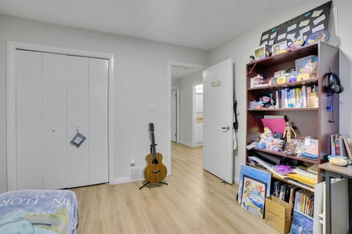 1038 Berkley Drive Nw, Calgary, AB - Indoor