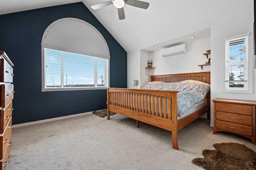 1-5616 14 Avenue Sw, Calgary, AB - Indoor Photo Showing Bedroom