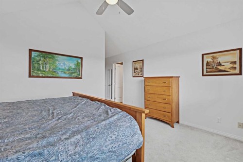 1-5616 14 Avenue Sw, Calgary, AB - Indoor Photo Showing Bedroom