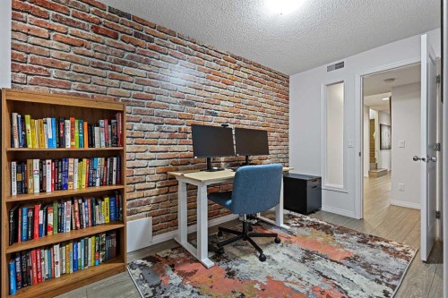 1-5616 14 Avenue Sw, Calgary, AB - Indoor Photo Showing Office