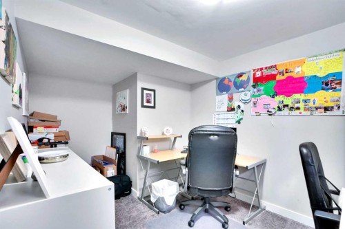 103 Castlebury Way Ne, Calgary, AB - Indoor Photo Showing Office