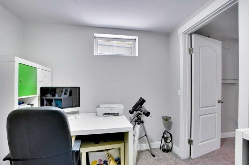 103 Castlebury Way Ne, Calgary, AB - Indoor Photo Showing Office