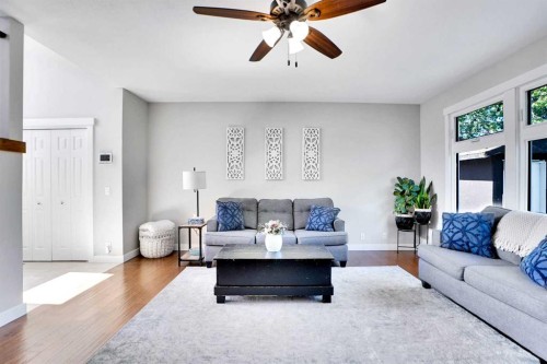 103 Castlebury Way Ne, Calgary, AB - Indoor Photo Showing Living Room