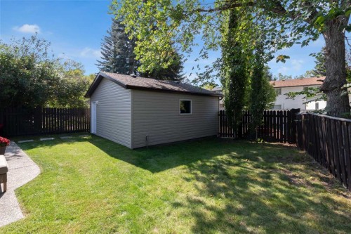 39 Midpark Close Se, Calgary, AB - Outdoor