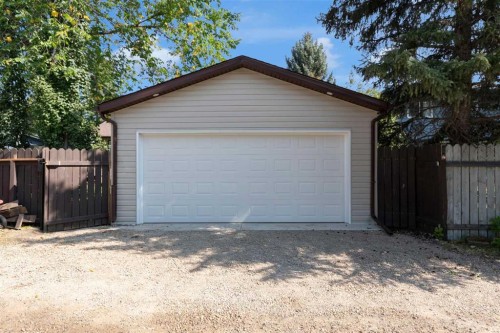 39 Midpark Close Se, Calgary, AB - Outdoor