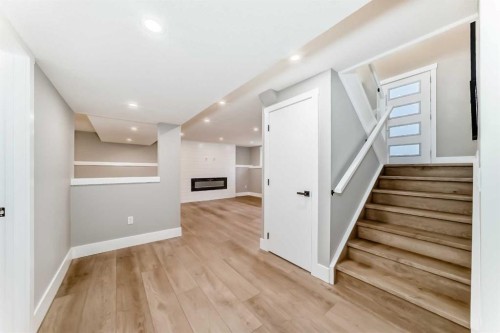 959 Lake Arrow Way Se, Calgary, AB - Indoor Photo Showing Other Room