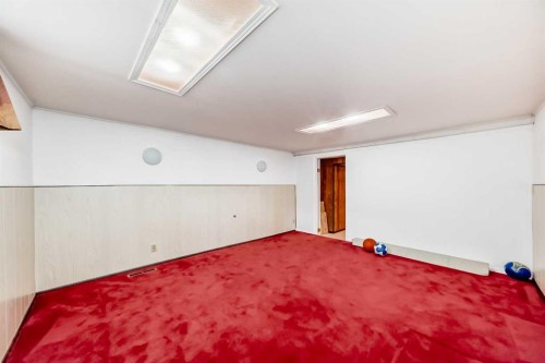 4508 Vandergrift Crescent Nw, Calgary, AB - Indoor Photo Showing Other Room