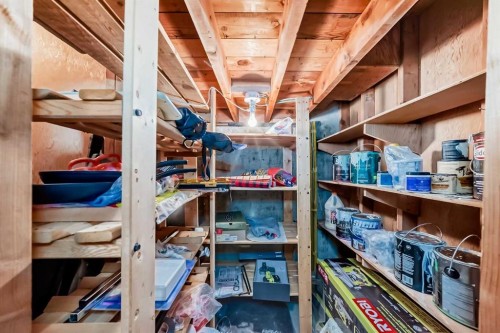 4508 Vandergrift Crescent Nw, Calgary, AB - Indoor With Storage