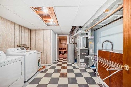 4508 Vandergrift Crescent Nw, Calgary, AB - Indoor Photo Showing Laundry Room