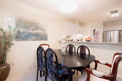 24 Hidden Creek Rise Nw, Calgary, AB - Indoor Photo Showing Dining Room