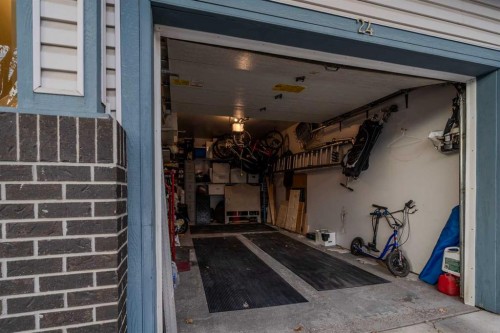 24 Hidden Creek Rise Nw, Calgary, AB - 