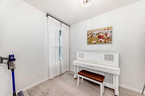 12 West Grove Link Sw, Calgary, AB - Indoor Photo Showing Other Room