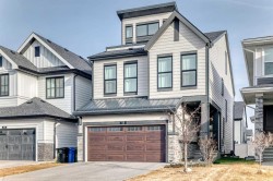 12 West Grove Link SW Calgary, AB T3H 6E3