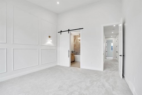 8526 47 Avenue Nw, Calgary, AB - Indoor Photo Showing Other Room