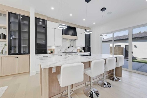 3110 14 Avenue Sw, Calgary, AB - Indoor