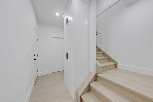 3110 14 Avenue Sw, Calgary, AB - Indoor Photo Showing Other Room