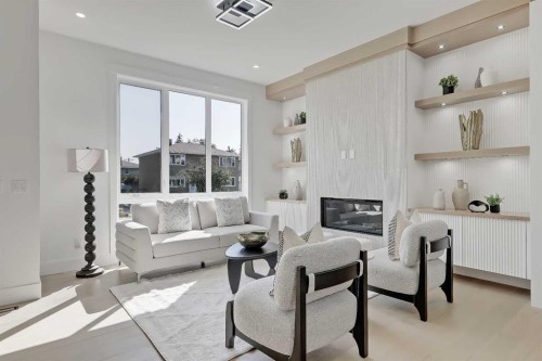 3110 14 Avenue Sw, Calgary, AB - Indoor Photo Showing Living Room With Fireplace
