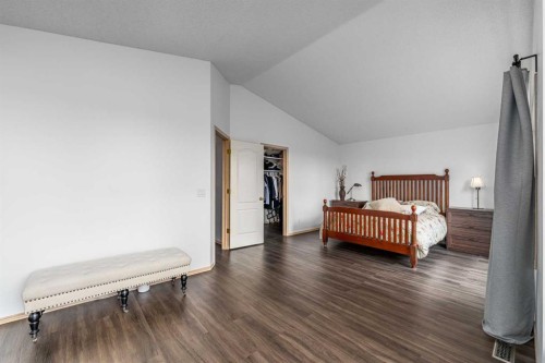 648 Scimitar Bay Nw, Calgary, AB - Indoor Photo Showing Bedroom
