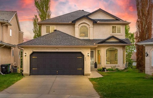 648 Scimitar Bay Nw, Calgary, AB - Outdoor With Facade