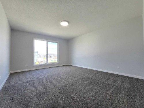 512 Baywater Manor Sw, Airdrie, AB - Indoor Photo Showing Other Room