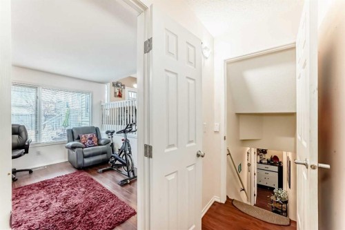 283 Macewan Drive Nw, Calgary, AB - Indoor